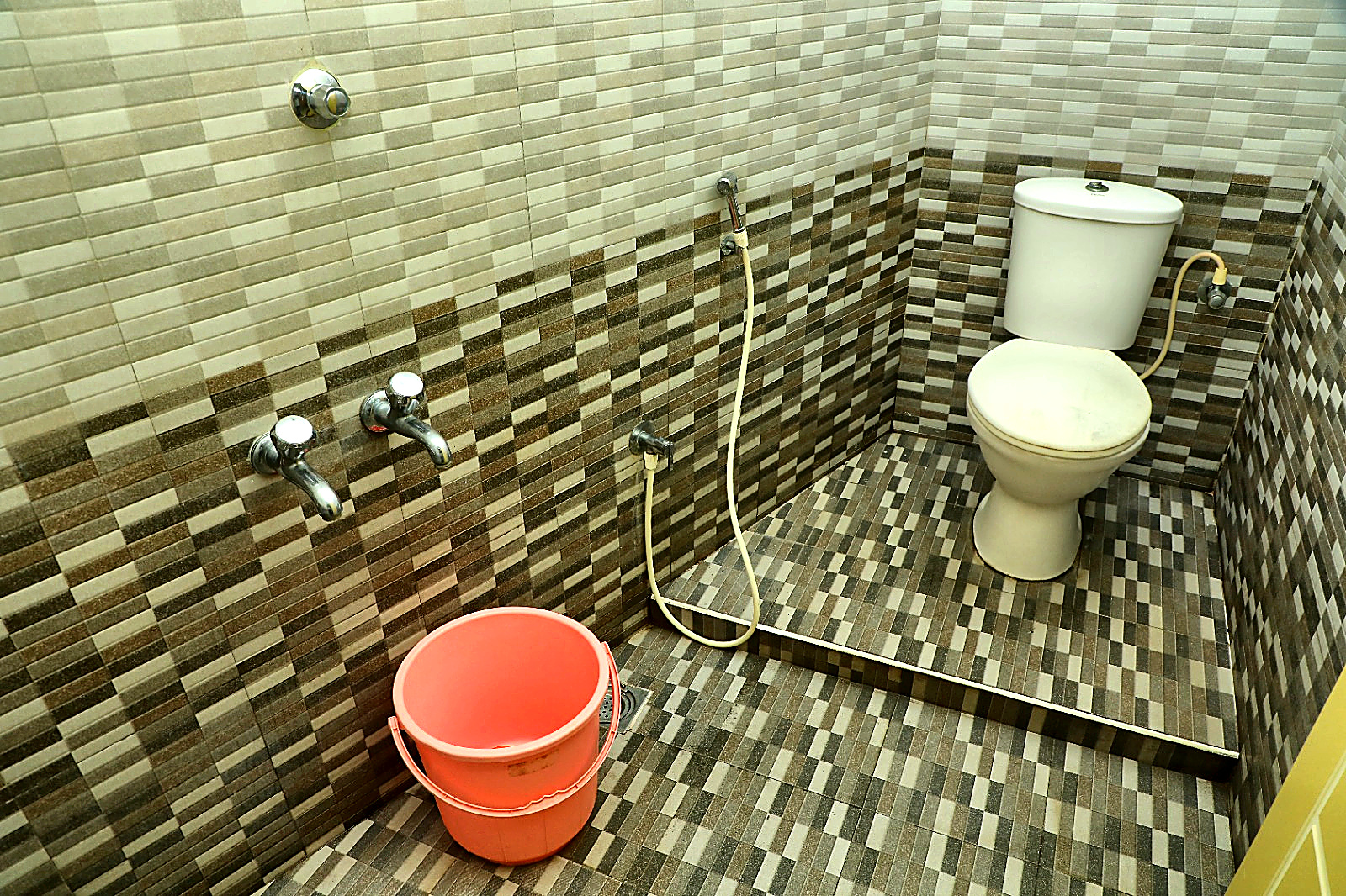 Modern Bathroom Shower Fittings - Hotel Priso Puducherry